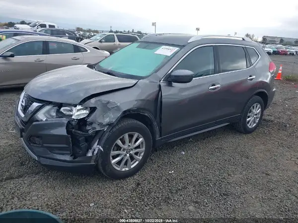 JN8AT2MV2HW023340 2017 NISSAN ROGUE - Image 2