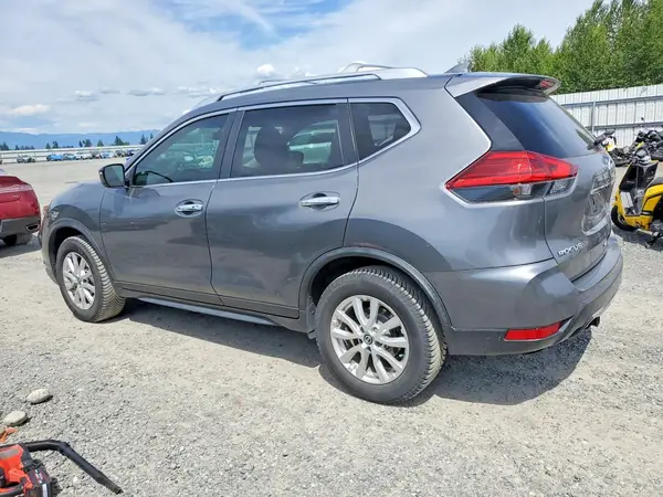 JN8AT2MV2HW024066 2017 NISSAN ROGUE - Image 2