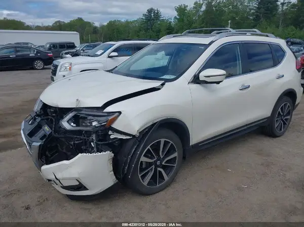 JN8AT2MV2HW026450 2017 NISSAN ROGUE - Image 2