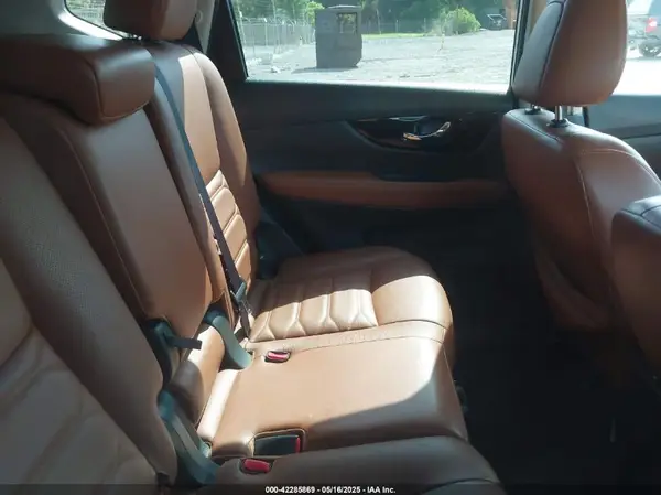 JN8AT2MV2HW027176 2017 NISSAN ROGUE - Image 8