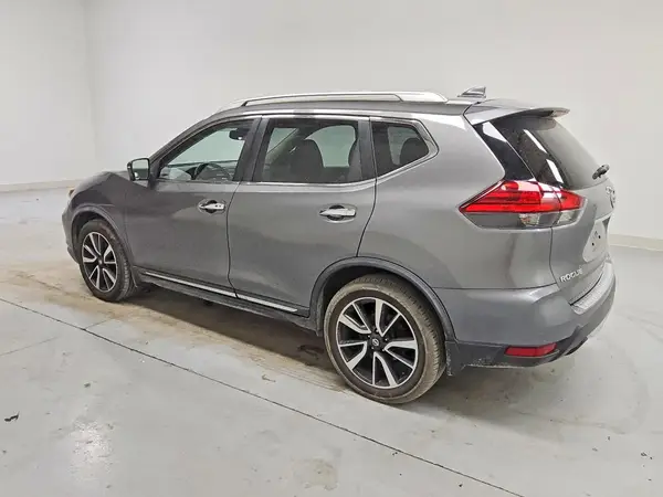 JN8AT2MV2HW250608 2017 NISSAN ROGUE - Image 2