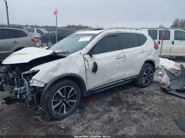 JN8AT2MV2HW251127 2017 NISSAN ROGUE - Image 2