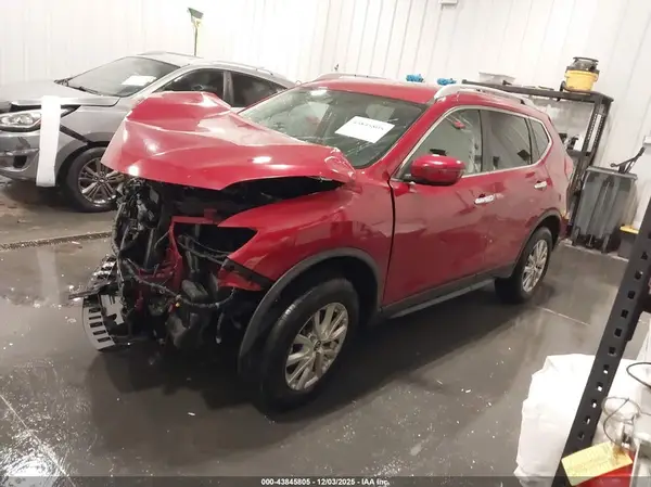 JN8AT2MV2HW252410 2017 NISSAN ROGUE - Image 2