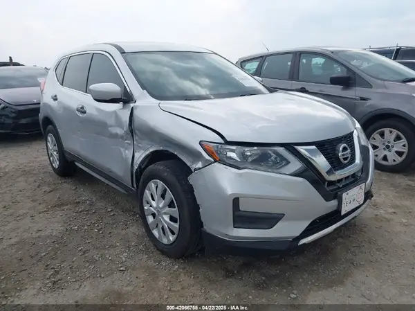 JN8AT2MV2HW255758 2017 NISSAN ROGUE - Image 1