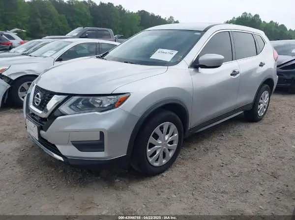 JN8AT2MV2HW255758 2017 NISSAN ROGUE - Image 2