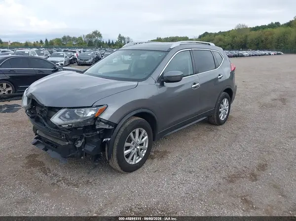 JN8AT2MV2HW257011 2017 NISSAN ROGUE - Image 2