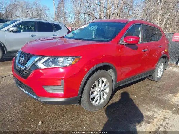 JN8AT2MV2HW257719 2017 NISSAN ROGUE - Image 2