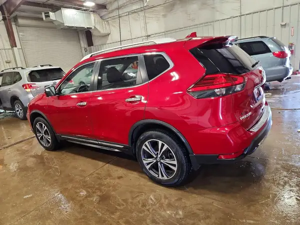 JN8AT2MV2HW266260 2017 NISSAN ROGUE - Image 2