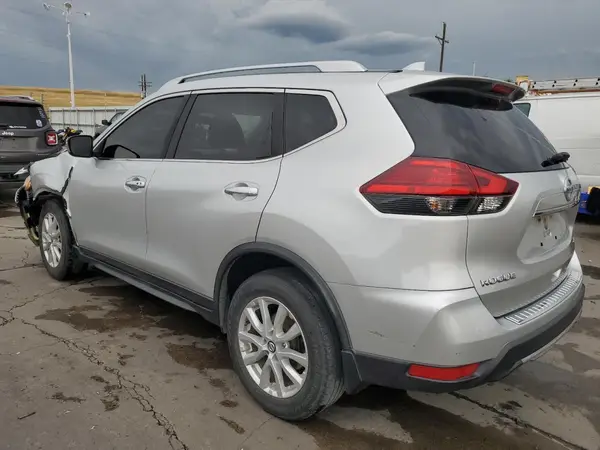 JN8AT2MV2HW266713 2017 NISSAN ROGUE - Image 2
