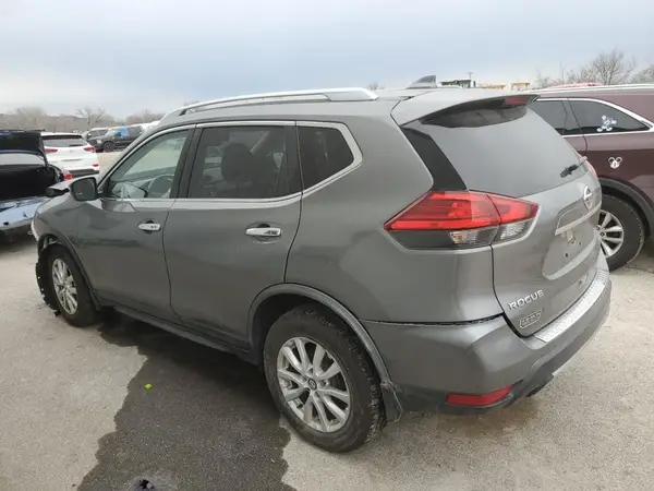 JN8AT2MV2HW266985 2017 NISSAN ROGUE - Image 2