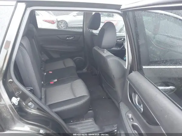 JN8AT2MV2HW270440 2017 NISSAN ROGUE - Image 8