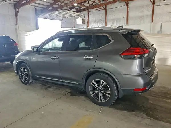 JN8AT2MV2HW270812 2017 NISSAN ROGUE - Image 2