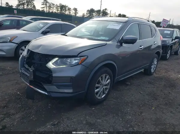 JN8AT2MV2HW273189 2017 NISSAN ROGUE - Image 2