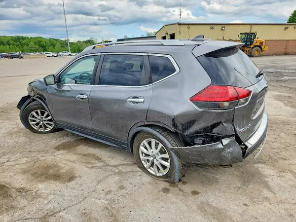 JN8AT2MV2HW273404 2017 NISSAN ROGUE - Image 2