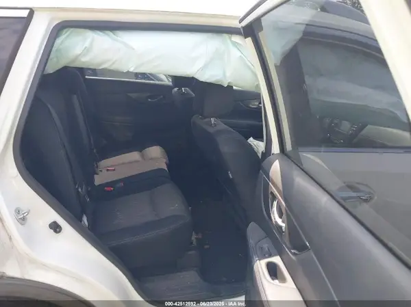 JN8AT2MV2HW273712 2017 NISSAN ROGUE - Image 8