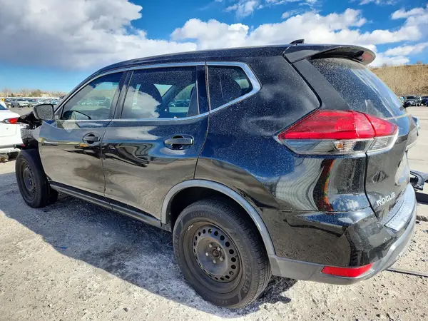 JN8AT2MV2HW274620 2017 NISSAN ROGUE - Image 2