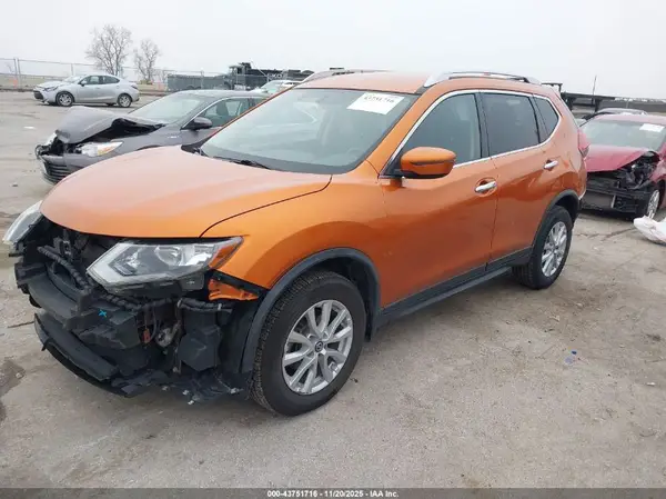 JN8AT2MV2HW275427 2017 NISSAN ROGUE - Image 2