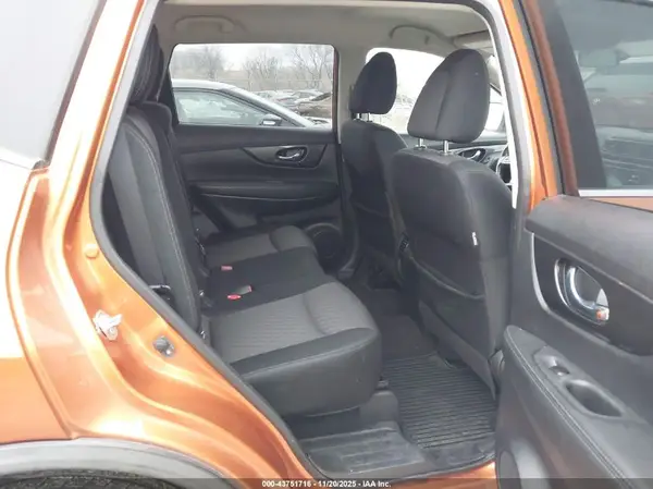 JN8AT2MV2HW275427 2017 NISSAN ROGUE - Image 8