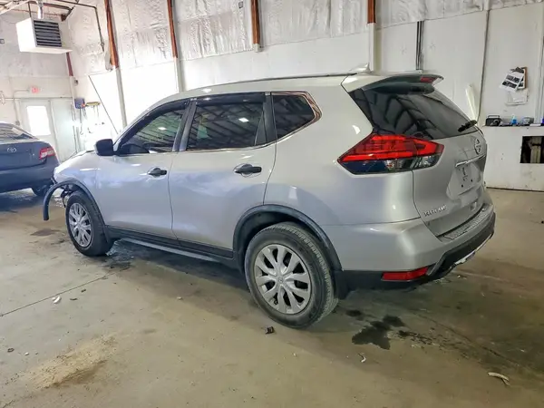 JN8AT2MV2HW276190 2017 NISSAN ROGUE - Image 2