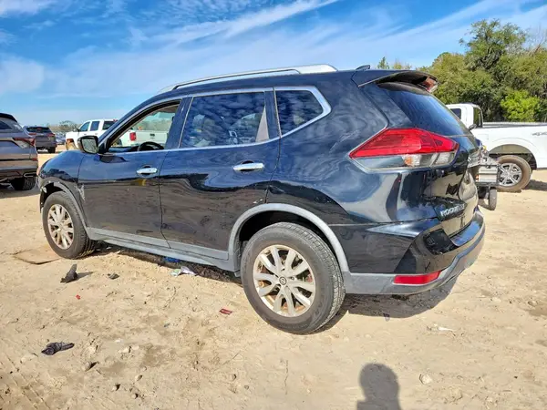 JN8AT2MV2HW276786 2017 NISSAN ROGUE - Image 2