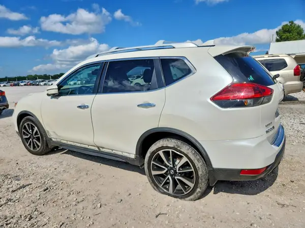 JN8AT2MV2HW277226 2017 NISSAN ROGUE - Image 2