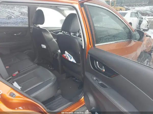 JN8AT2MV2HW278280 2017 NISSAN ROGUE - Image 8