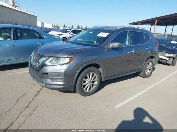 JN8AT2MV2HW278683 2017 NISSAN ROGUE - Image 2