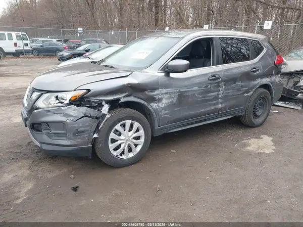 JN8AT2MV2HW280367 2017 NISSAN ROGUE - Image 2