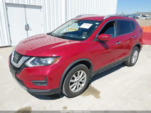 JN8AT2MV2HW282040 2017 NISSAN ROGUE - Image 2