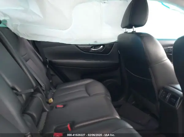JN8AT2MV2HW282426 2017 NISSAN ROGUE - Image 8
