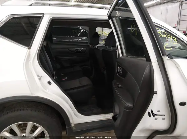 JN8AT2MV2HW282765 2017 NISSAN ROGUE - Image 8