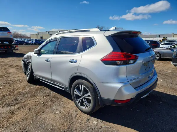 JN8AT2MV2HW284192 2017 NISSAN ROGUE - Image 2