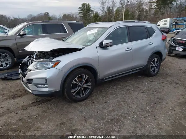 JN8AT2MV2HW285116 2017 NISSAN ROGUE - Image 2