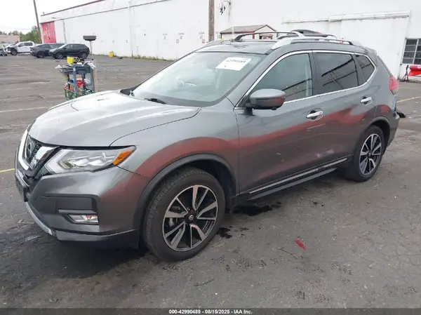 JN8AT2MV2HW285696 2017 NISSAN ROGUE - Image 2