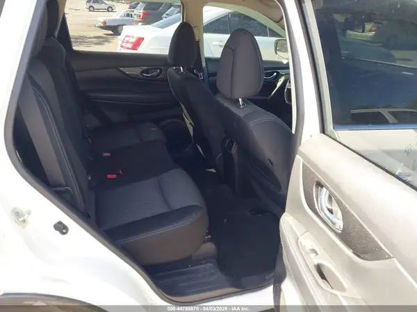 JN8AT2MV2HW285777 2017 NISSAN ROGUE - Image 8