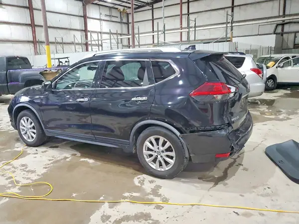 JN8AT2MV2JW300767 2018 NISSAN ROGUE - Image 2