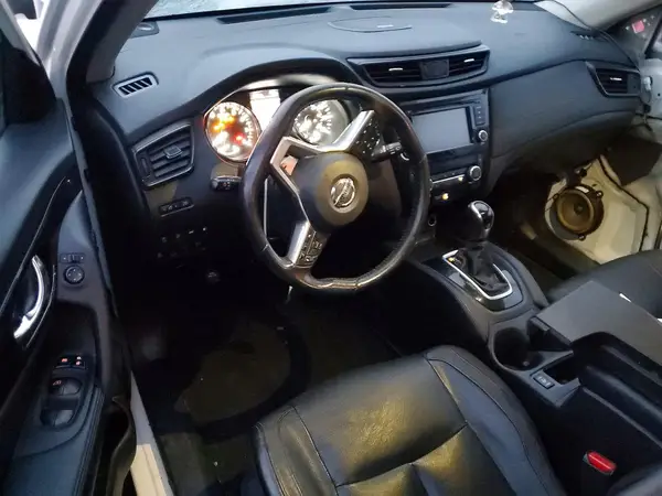 JN8AT2MV2JW303975 2018 NISSAN ROGUE - Image 8