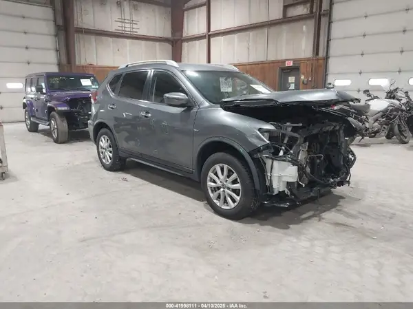 JN8AT2MV2JW304463 2018 NISSAN ROGUE - Image 1