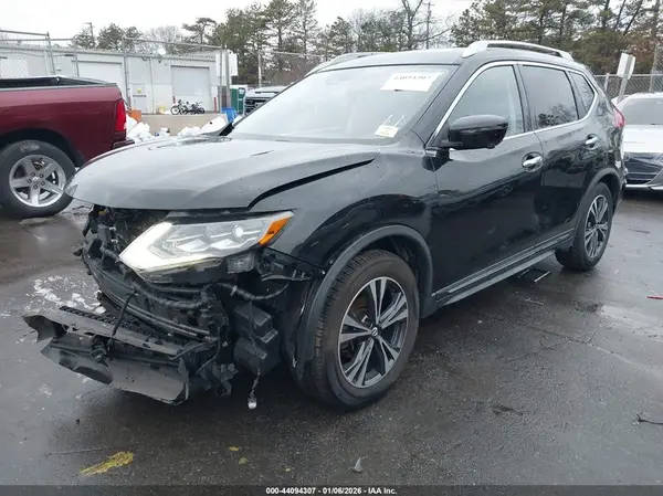 JN8AT2MV2JW305211 2018 NISSAN ROGUE - Image 2
