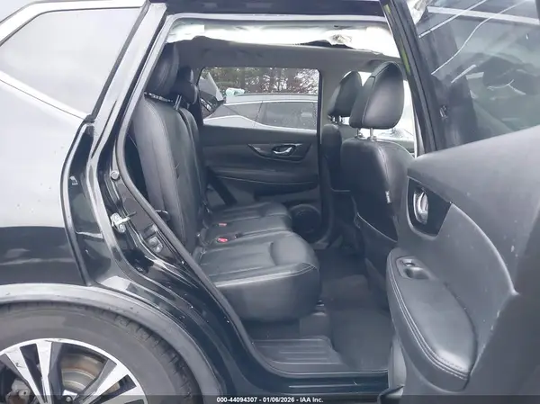 JN8AT2MV2JW305211 2018 NISSAN ROGUE - Image 8