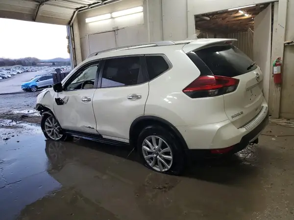 JN8AT2MV2JW306147 2018 NISSAN ROGUE - Image 2