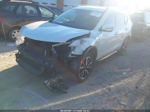 JN8AT2MV2JW310067 2018 NISSAN ROGUE - Image 2