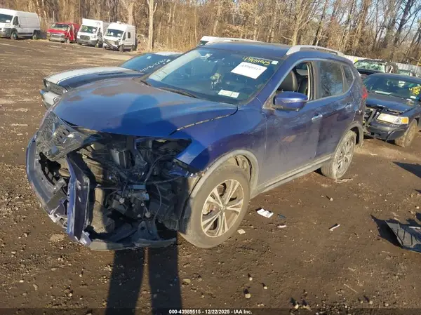 JN8AT2MV2JW310392 2018 NISSAN ROGUE - Image 2