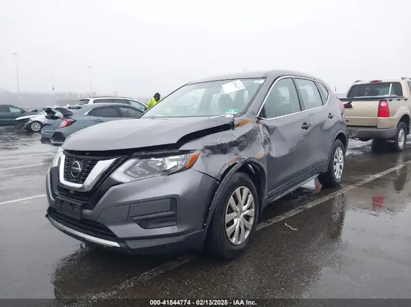 JN8AT2MV2JW312868 2018 NISSAN ROGUE - Image 2