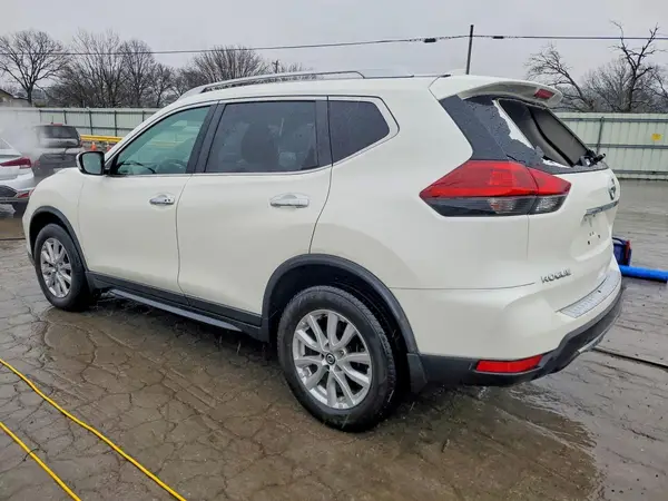 JN8AT2MV2JW312899 2018 NISSAN ROGUE - Image 2