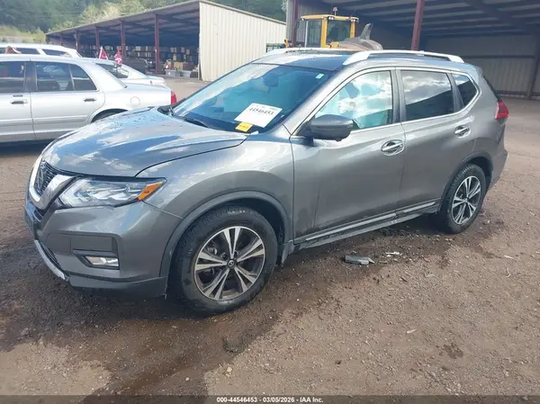 JN8AT2MV2JW314541 2018 NISSAN ROGUE - Image 2