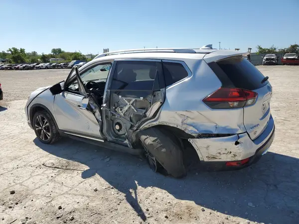 JN8AT2MV2JW318797 2018 NISSAN ROGUE - Image 2