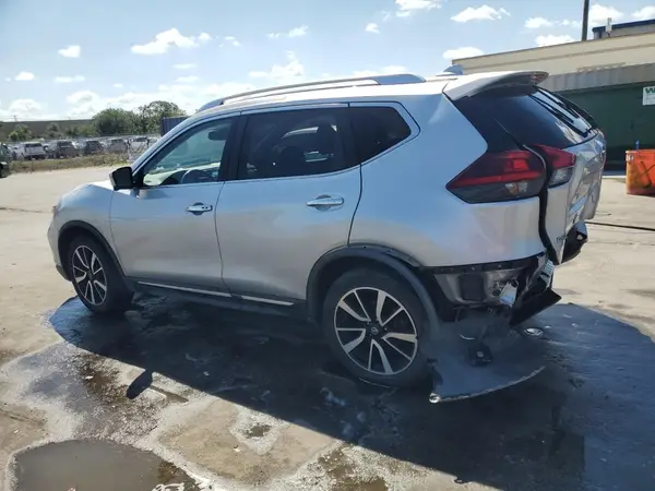 JN8AT2MV2JW323191 2018 NISSAN ROGUE - Image 2