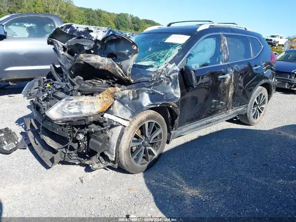 JN8AT2MV2JW325037 2018 NISSAN ROGUE - Image 2