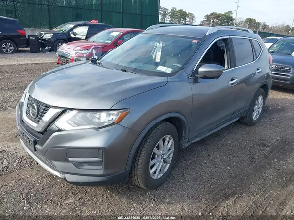JN8AT2MV2JW326804 2018 NISSAN ROGUE - Image 2